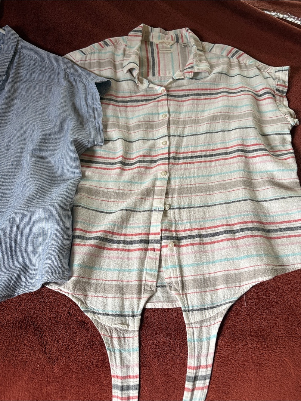 Two Weatherproof Vintage Short-Sleeve Button-Down Shirts - Casual Relaxed Fit - Picture 5 of 8